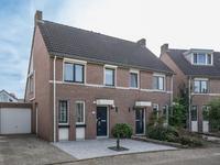 Damhertlaan 25 in Helmond 5704 DD